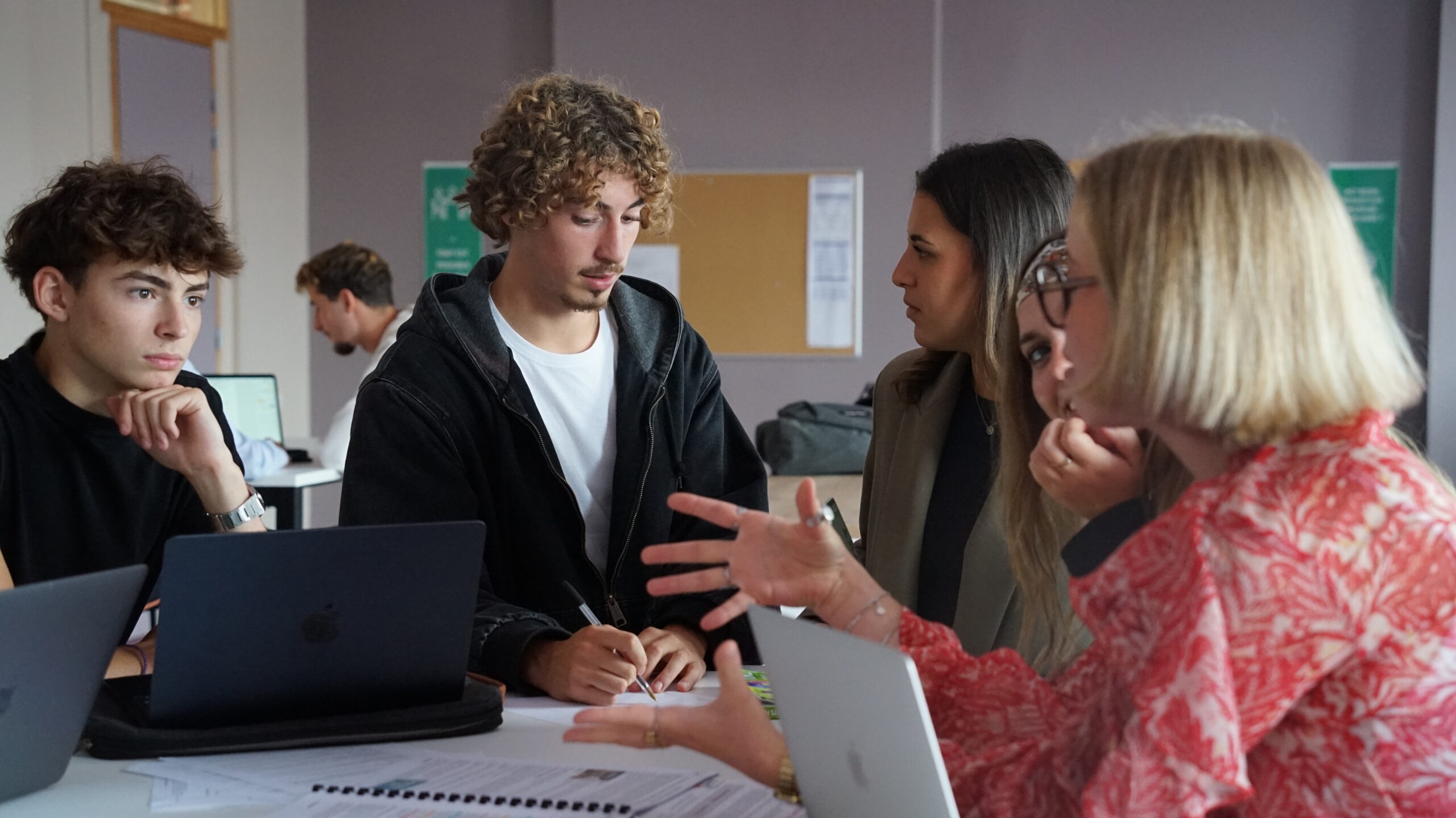 Étudiants en Diplôme de Comptabilité et Gestion à Lille